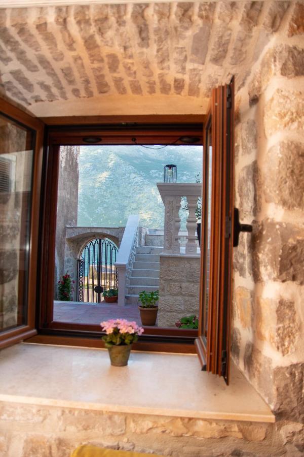 Pallazo Uniqato Seafront Kotor Exterior foto
