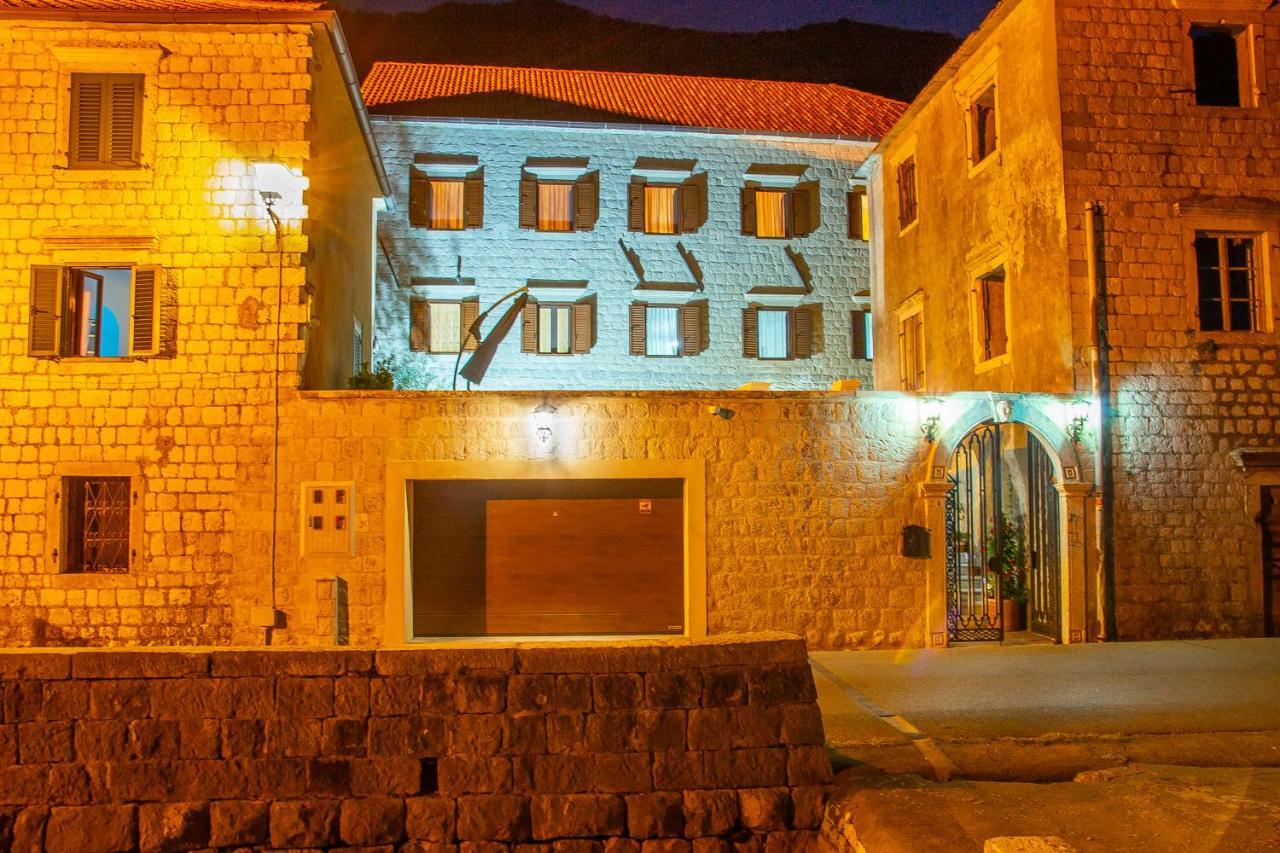 Pallazo Uniqato Seafront Kotor Exterior foto